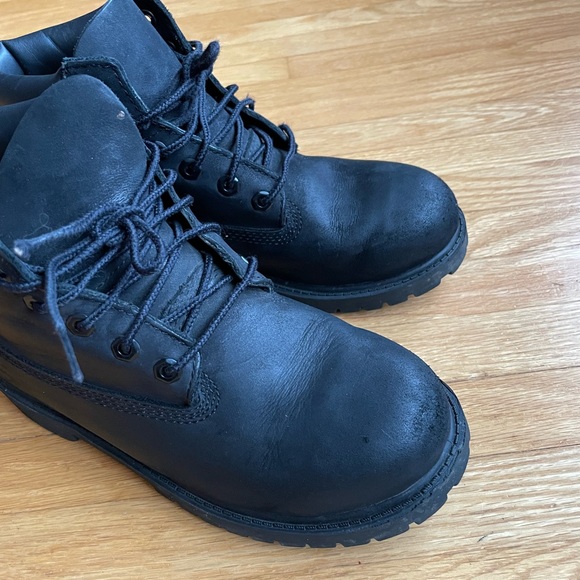 Timberland Youths Black Nubuck Leather Ankle Boot.  Size 2 - Picture 9 of 9